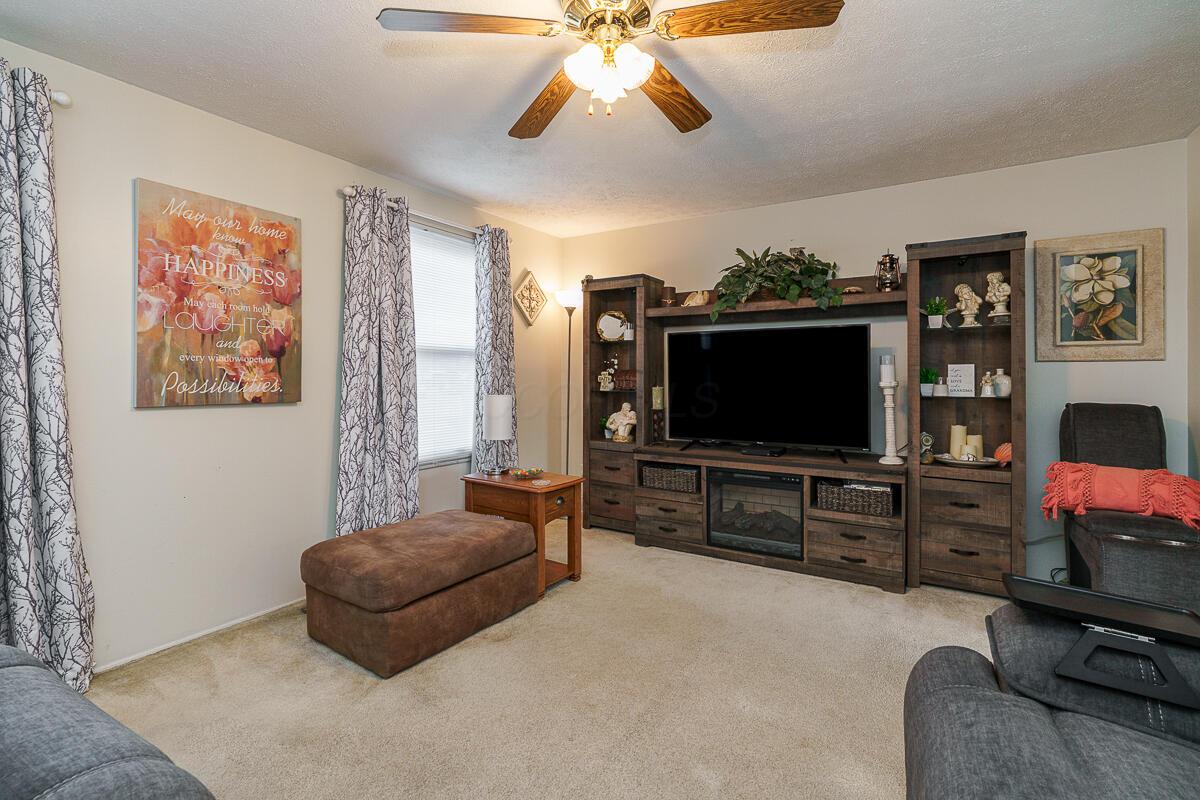 2908 Renfro Road Columbus, OH 43232 - Photo 3 of 32 2908_Renfro_Rd_14_of_35_