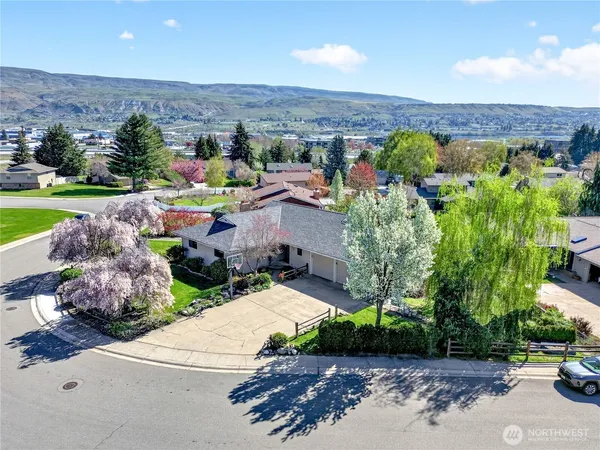 $640,000 | 2629 Lemaister Avenue, Wenatchee, WA 98801