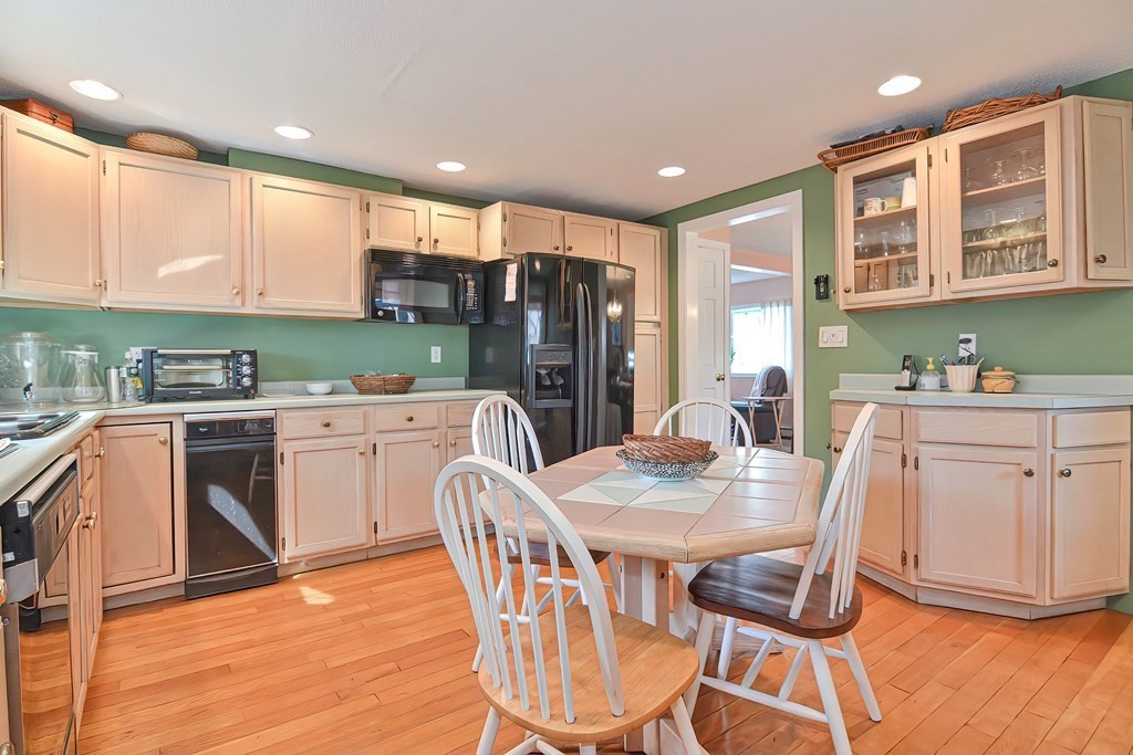208 Cherry Street Newton, MA 02465 - Photo 22 of 35