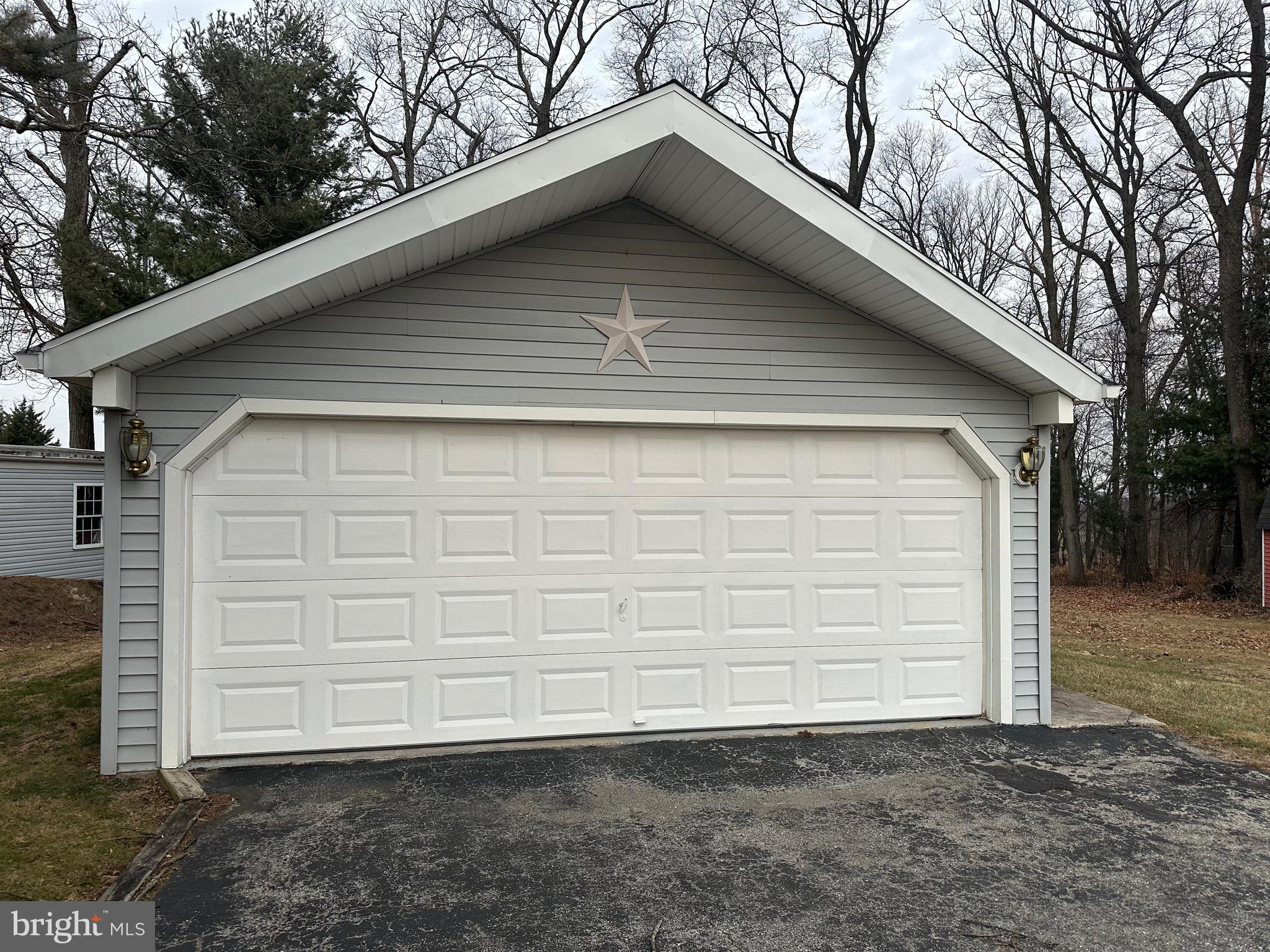 3438 Millers Station Road Manchester, MD 21102 - Photo 3 of 7 Oversized 2 car garage