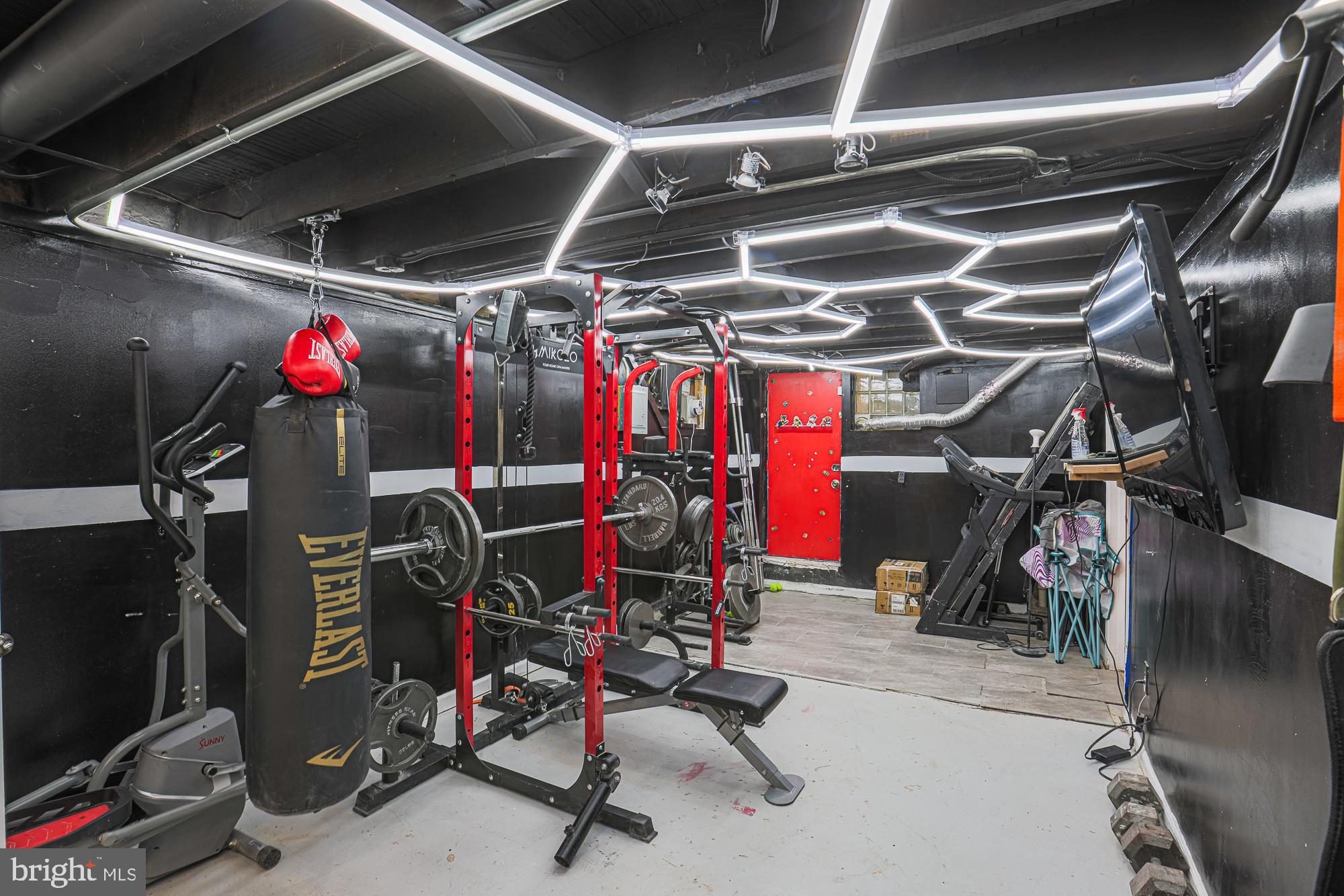 3065 Mayfield Avenue Baltimore, MD 21213 - Photo 15 of 43