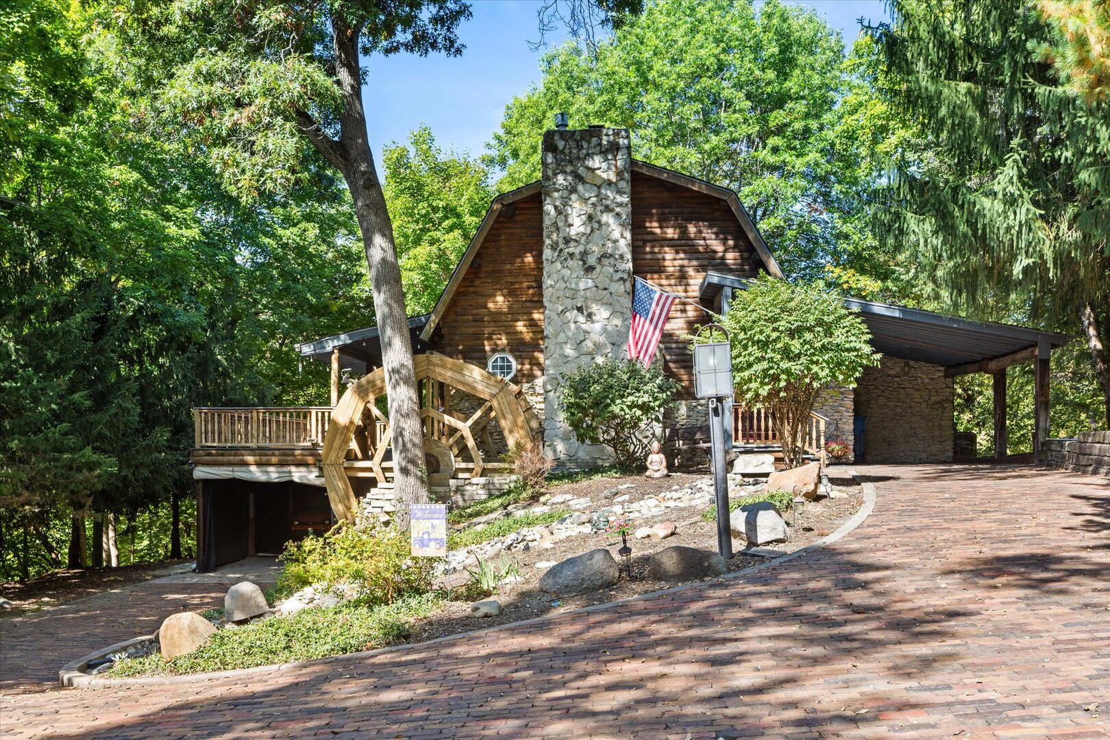 910 Durant Street Oglesby, IL 61348 - Photo 1 of 52 a front view of a house with a yard