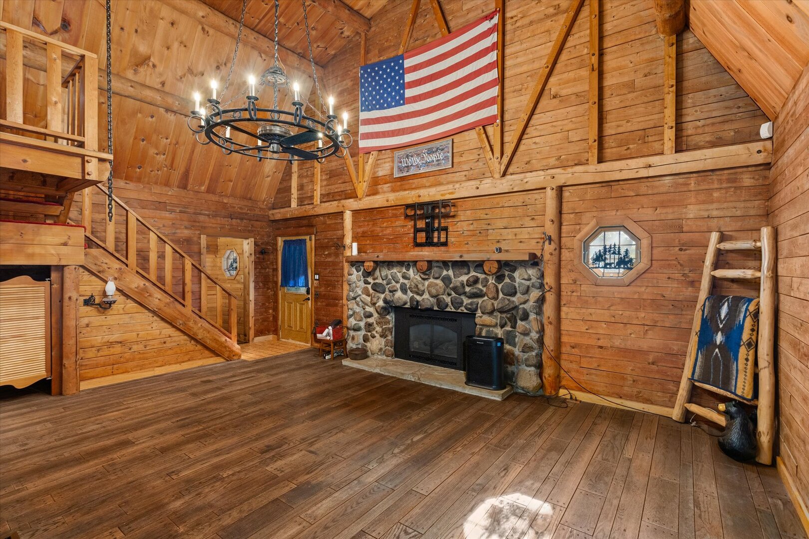 910 Durant Street Oglesby, IL 61348 - Photo 16 of 52 a view of a fireplace with wooden floor