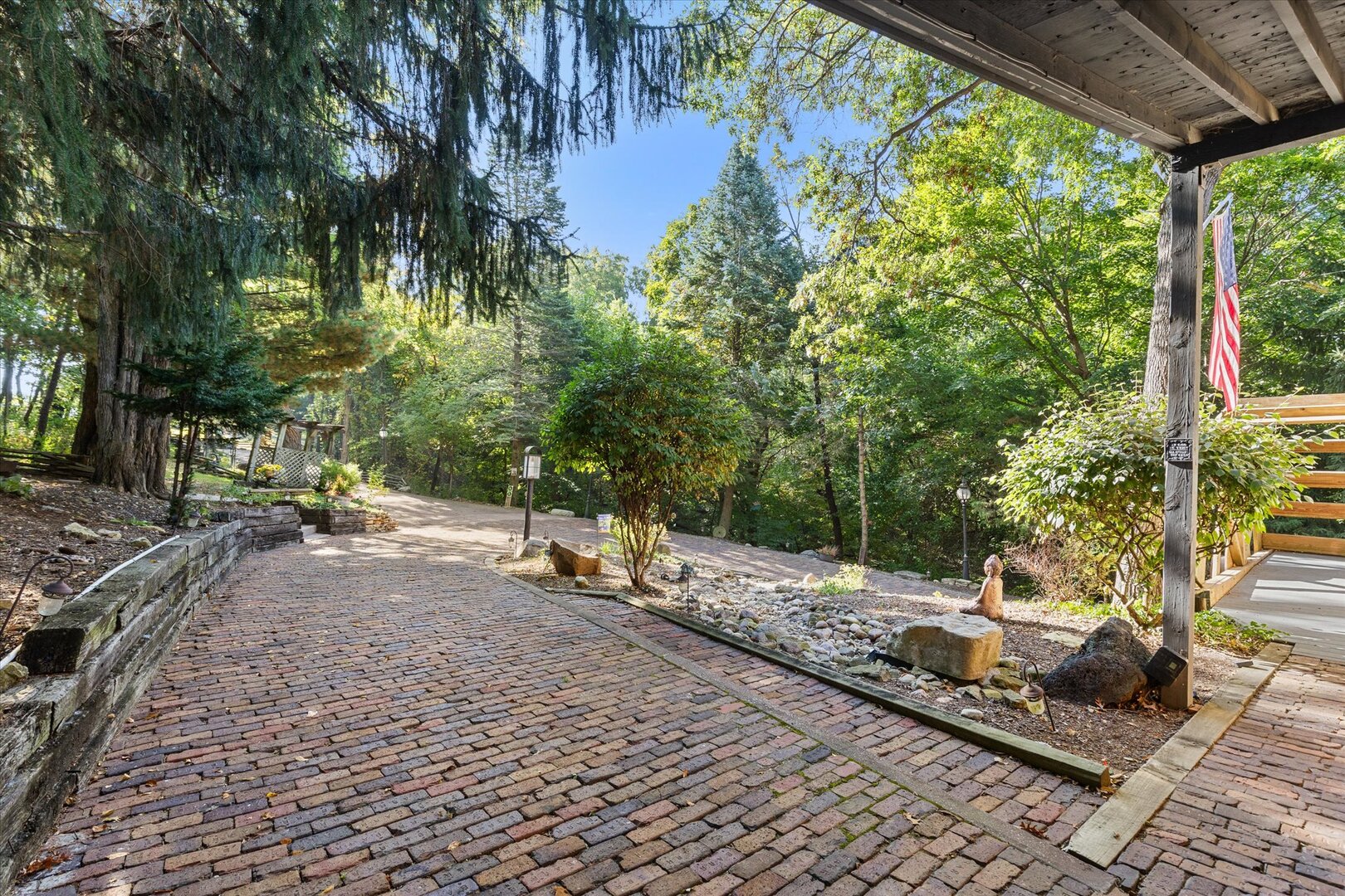910 Durant Street Oglesby, IL 61348 - Photo 43 of 52 a view of a backyard with sitting area