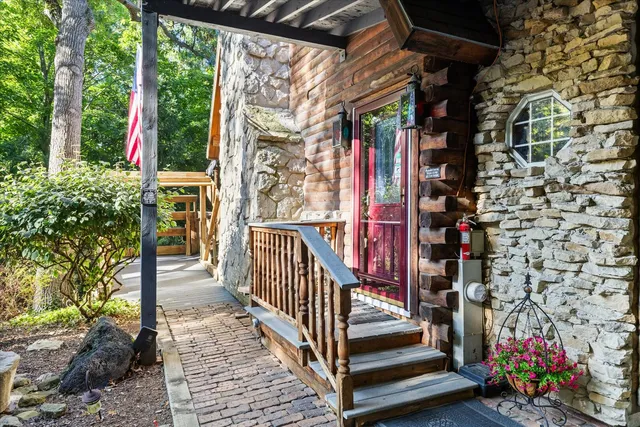 a view of entryway with a front door