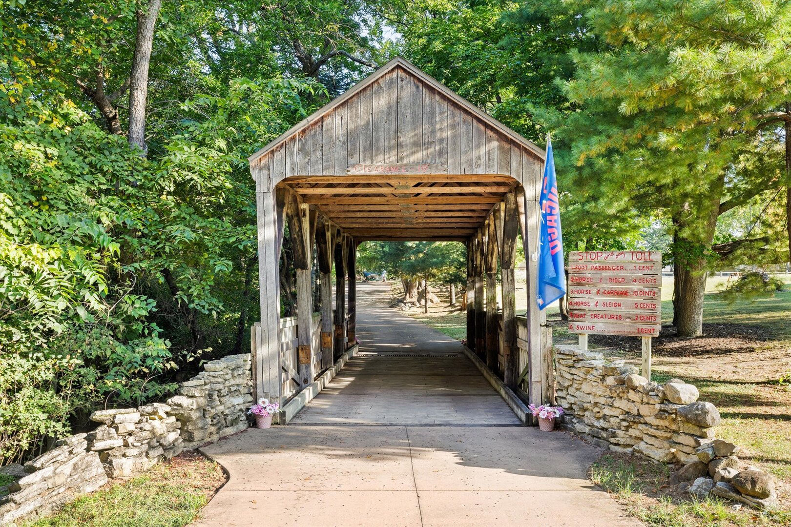 910 Durant Street Oglesby, IL 61348 - Photo 51 of 52 a front view of a house with garden