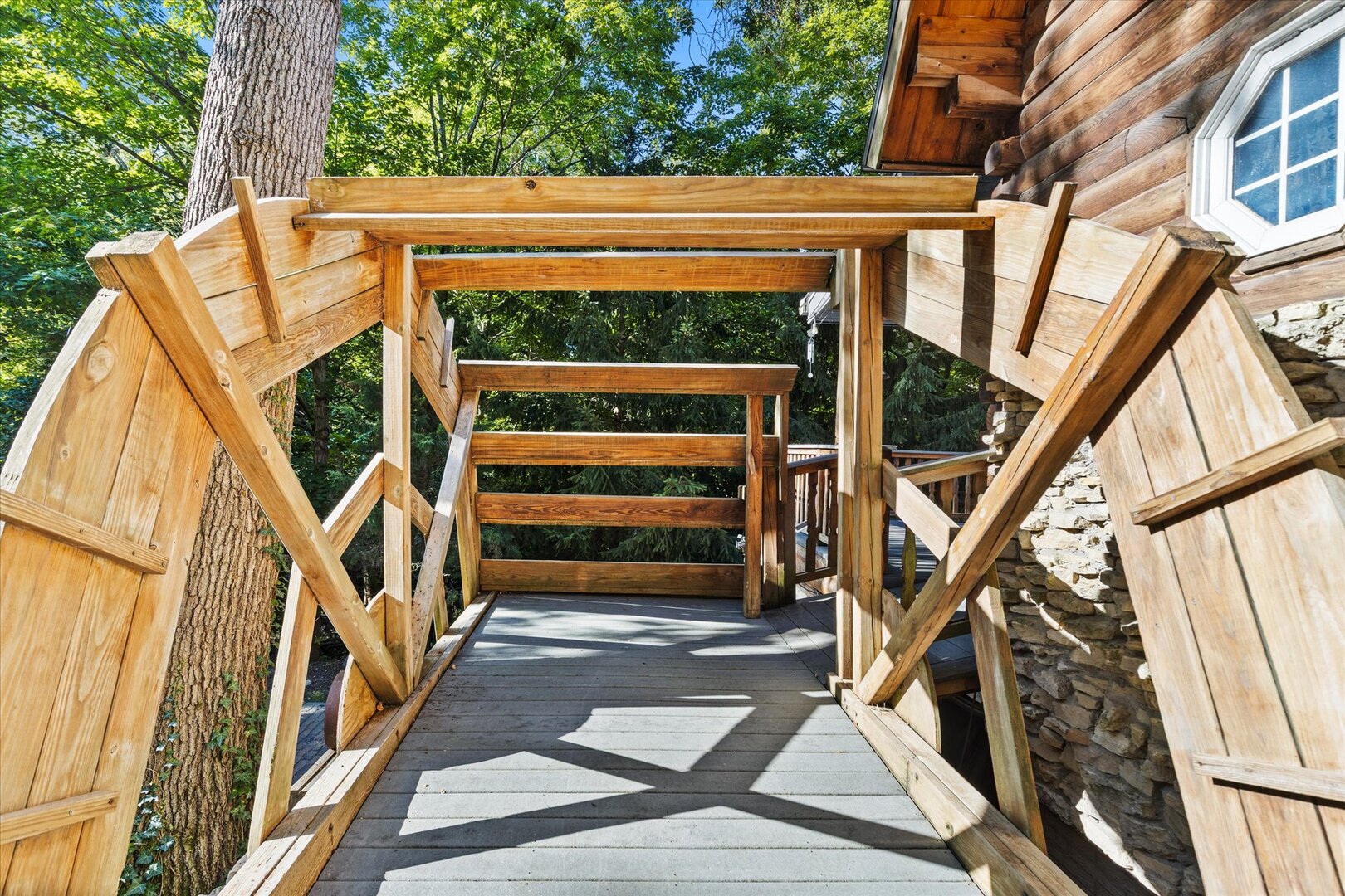 910 Durant Street Oglesby, IL 61348 - Photo 6 of 52 a view of entryway with a front door