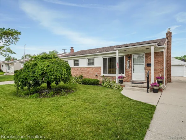 $249,999 | 32152 Anita Drive, Westland, MI 48185