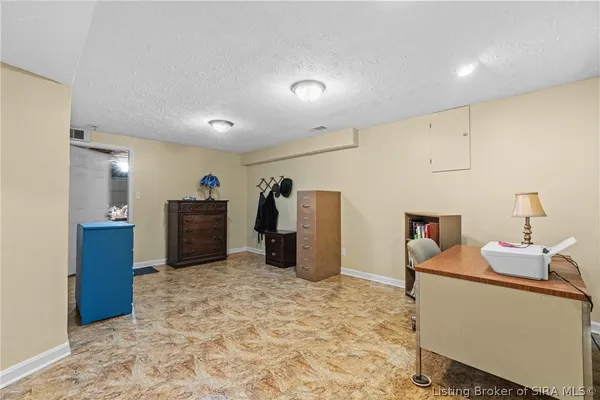 $271,944 | 3403 Green Valley Road, New Albany, IN 47150