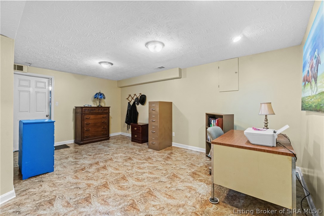 3403 Green Valley Road New Albany, IN 47150 - Photo 29 of 38