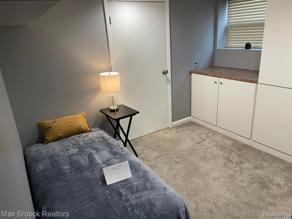 954 Hadley Road Rochester Hills, MI 48307 - Photo 20 of 43