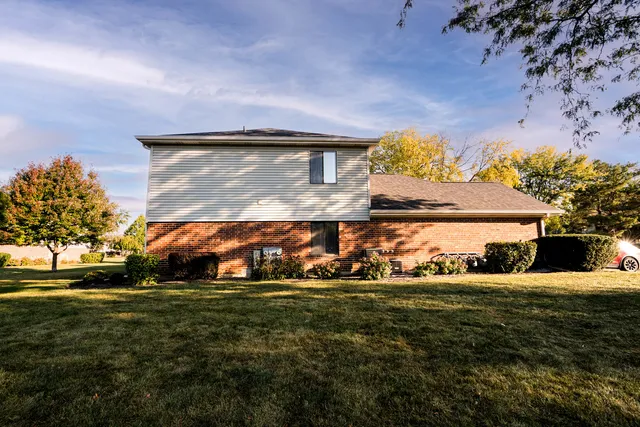 a front view of house with yard