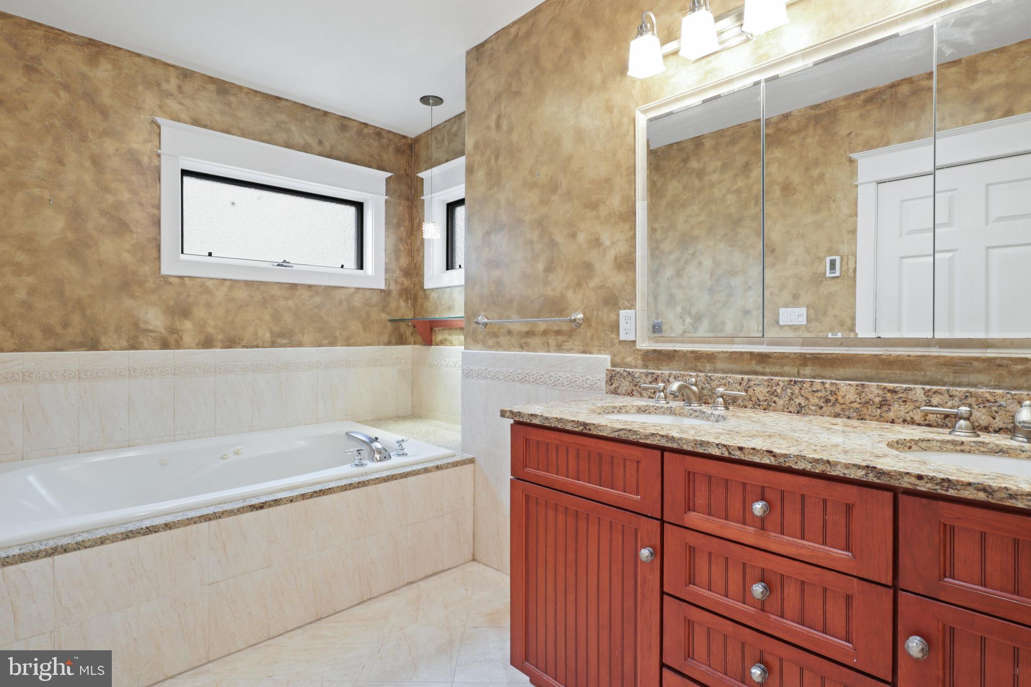 1515 Cedar Avenue McLean, VA 22101 - Photo 20 of 37 Primary Bath