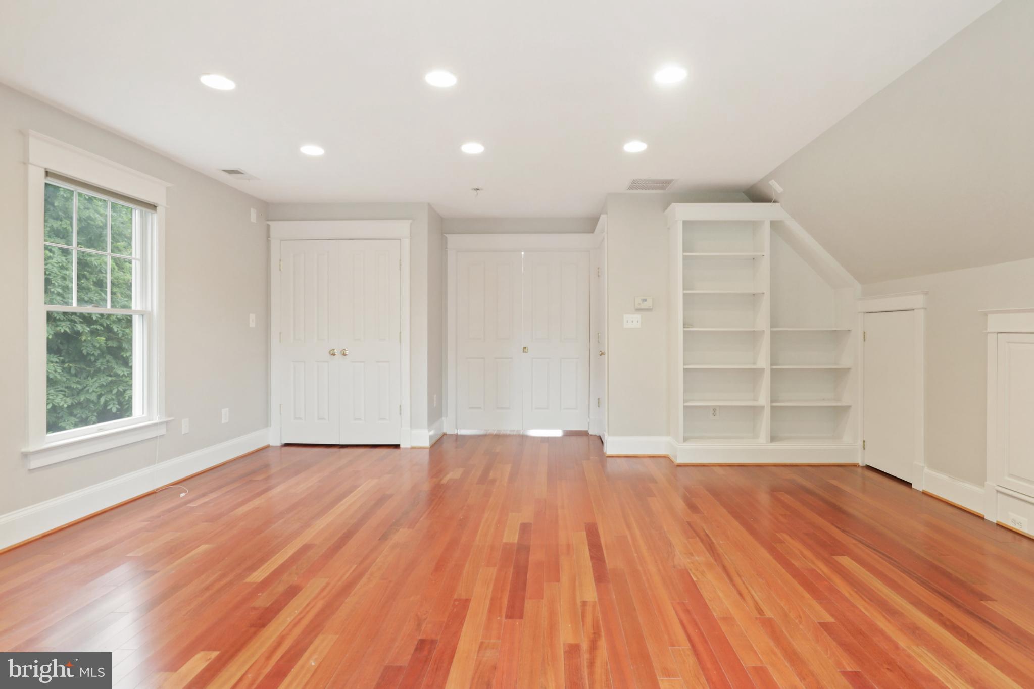1515 Cedar Avenue McLean, VA 22101 - Photo 22 of 37 Upper Level Bedroom
