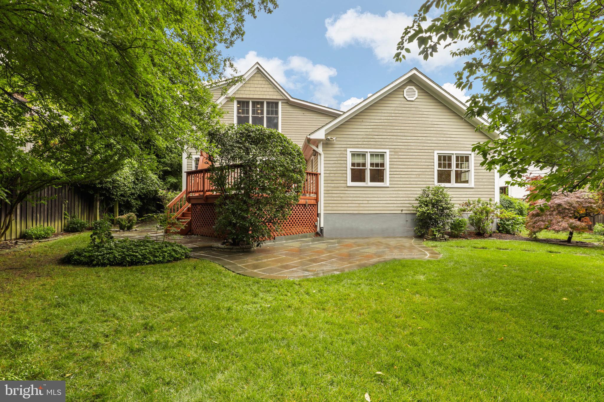 1515 Cedar Avenue McLean, VA 22101 - Photo 33 of 37 Professionally landscaped yard included in rent.