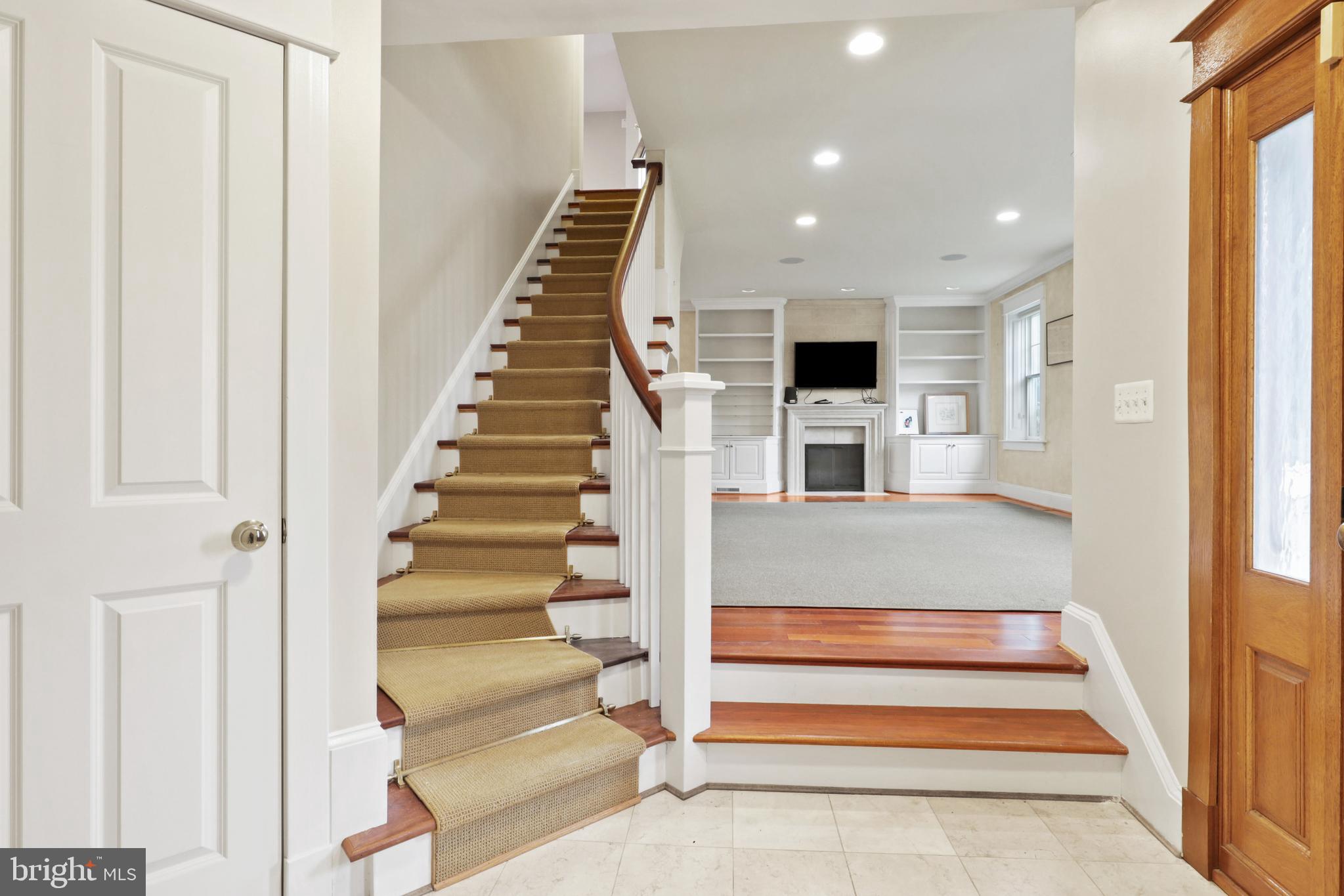 1515 Cedar Avenue McLean, VA 22101 - Photo 4 of 37