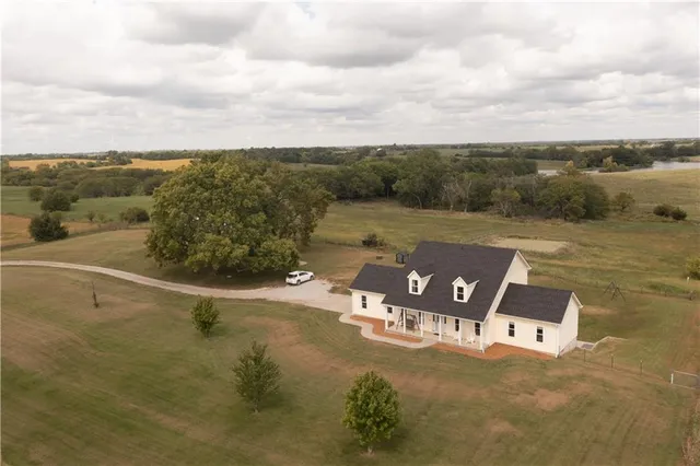 $599,000 | 1001 Southwest State Route, Maysville, MO 64469