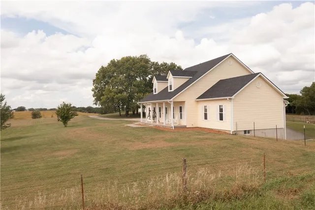 $599,000 | 1001 Southwest State Route, Maysville, MO 64469