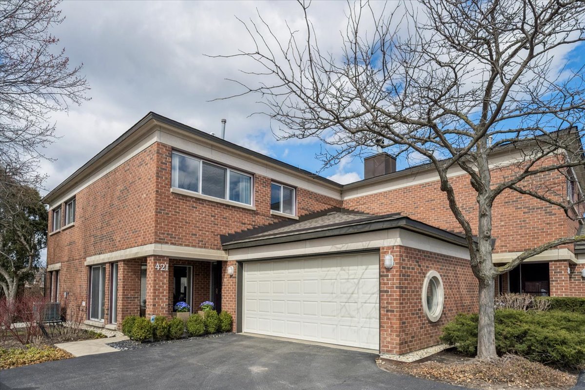 421 Milford Road Deerfield, IL 60015 - Photo 1 of 32