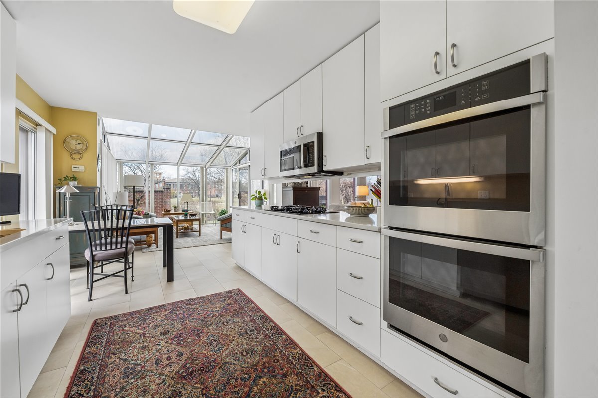 421 Milford Road Deerfield, IL 60015 - Photo 12 of 32