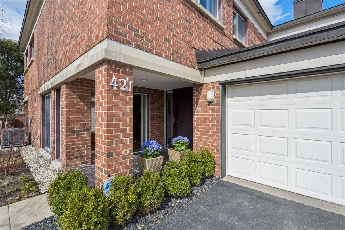 421 Milford Road Deerfield, IL 60015 - Photo 2 of 32