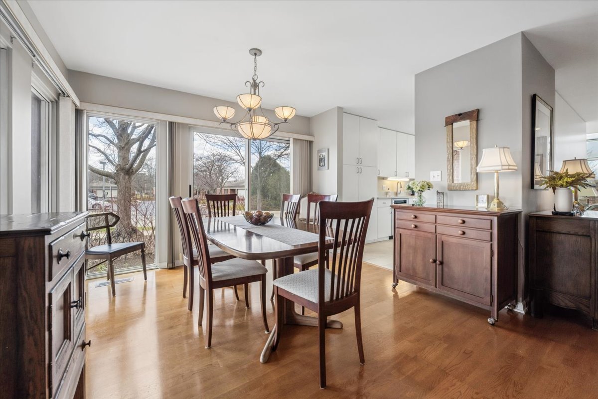 421 Milford Road Deerfield, IL 60015 - Photo 6 of 32