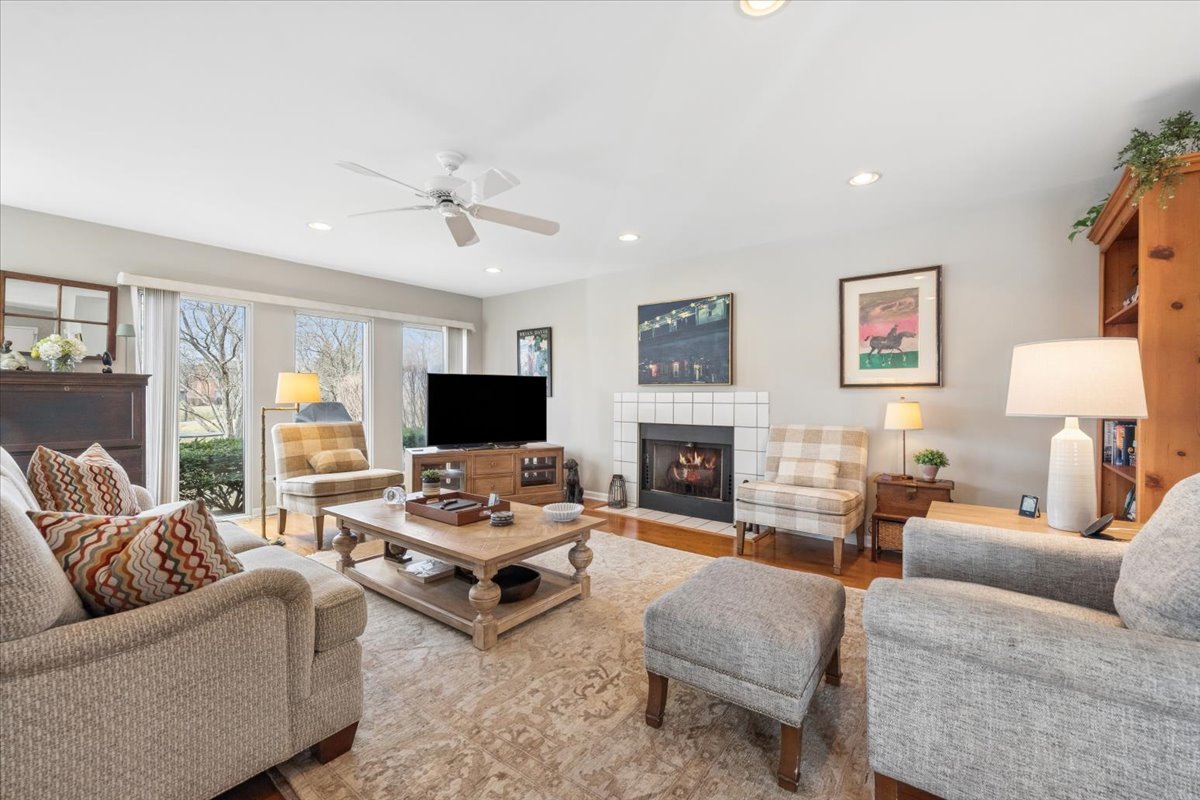 421 Milford Road Deerfield, IL 60015 - Photo 8 of 32