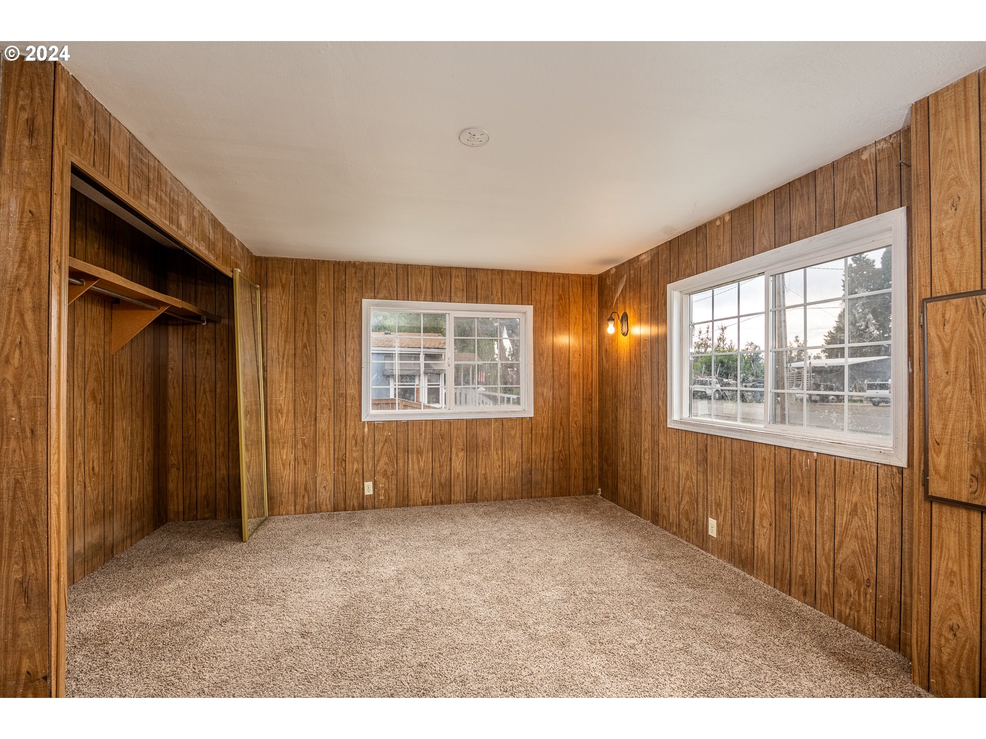 1487 30th Street Springfield, OR 97478 - Photo 21 of 37 a view of an empty room with a window