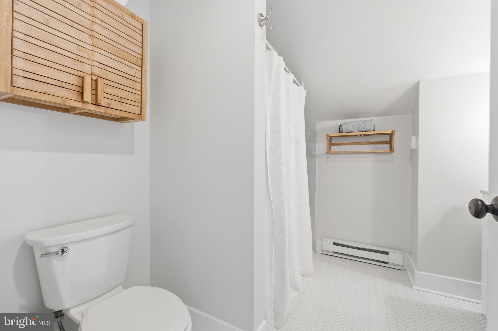2211 R Street Southeast Washington, DC 20020 - Photo 25 of 47 Primary Bath