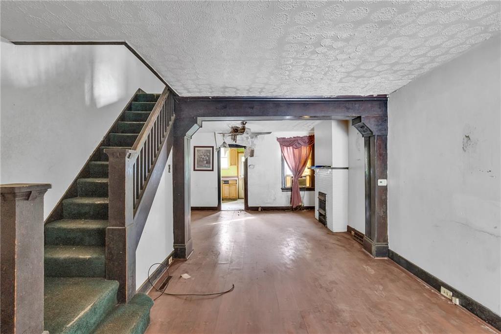 1616 Montier Street Pittsburgh, PA 15221 - Photo 4 of 22