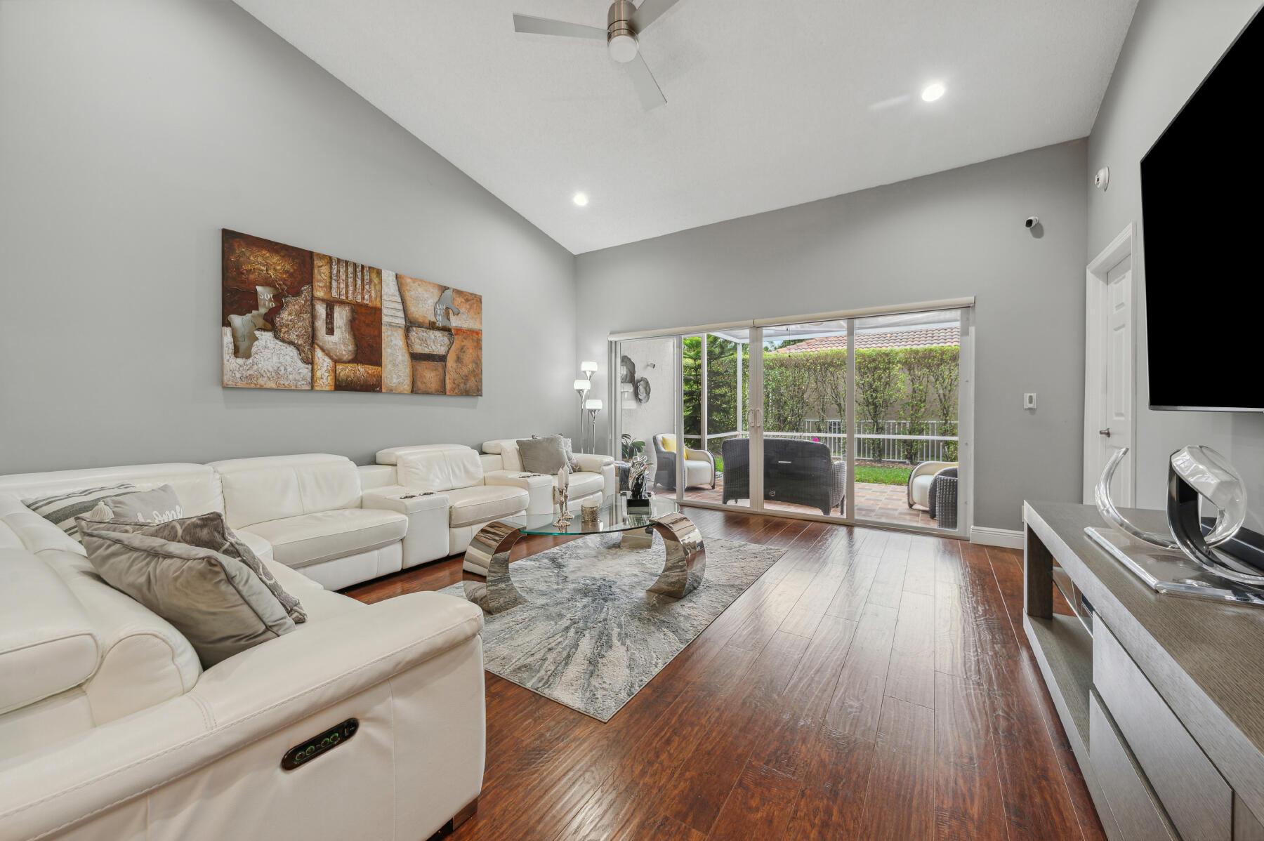 8572 Vía Serena Boca Raton, FL 33433 - Photo 2 of 31 06