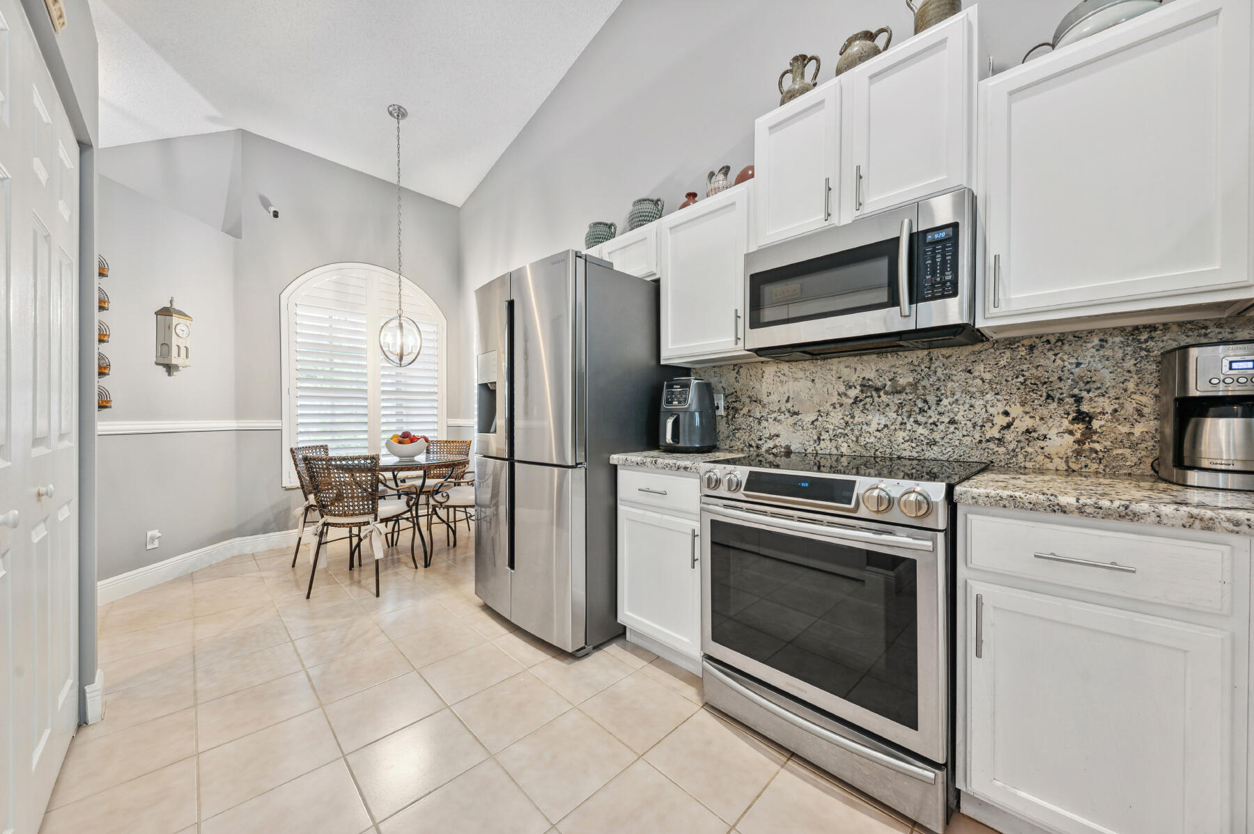 8572 Vía Serena Boca Raton, FL 33433 - Photo 6 of 31 10