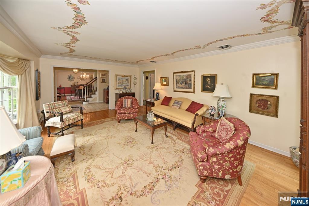 16 Knollwood Road Upper Saddle River, NJ 07458 - Photo 9 of 43