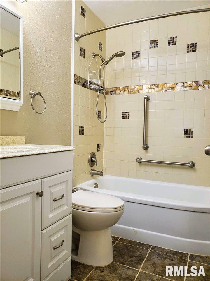 211 Frontenac Road Marquette Heights, IL 61554 - Photo 11 of 13 Gallery Image 11