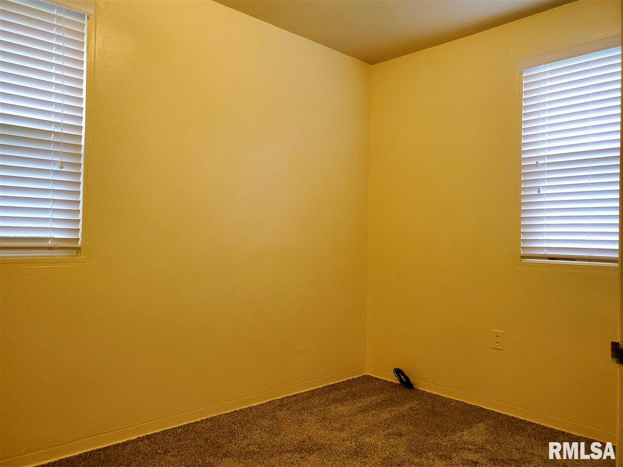 211 Frontenac Road Marquette Heights, IL 61554 - Photo 8 of 13 Gallery Image 8