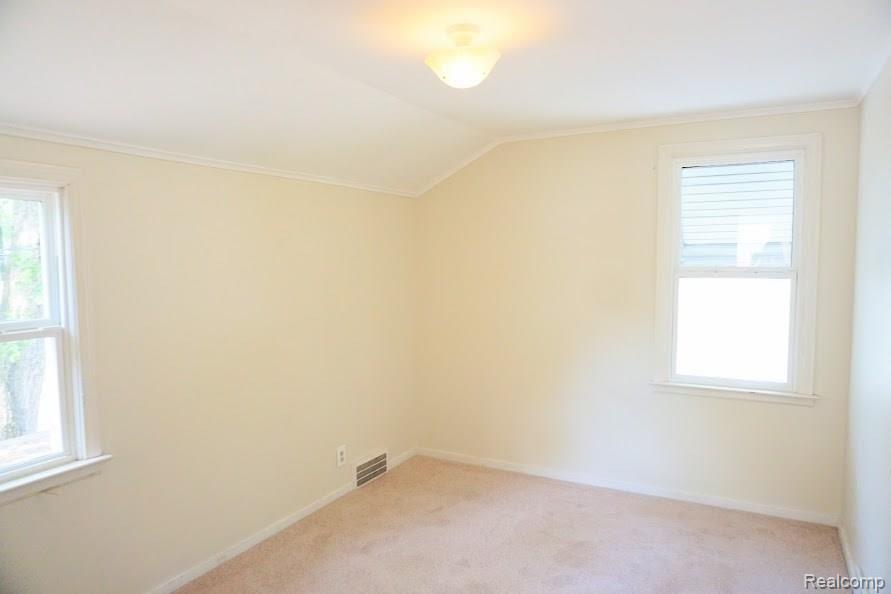 2181 Hampton Road Grosse Pointe Woods, MI 48236 - Photo 31 of 33