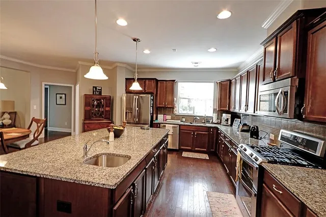 $549,500 | 2770 Middlecreek Way, Cumming, GA 30041