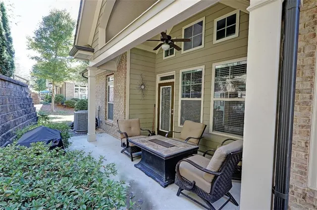 $549,500 | 2770 Middlecreek Way, Cumming, GA 30041