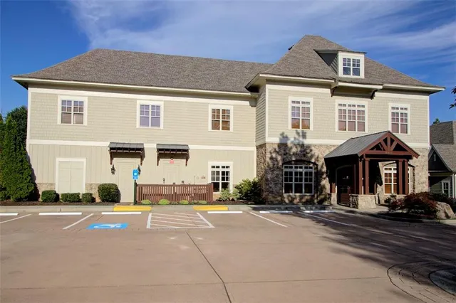 $549,500 | 2770 Middlecreek Way, Cumming, GA 30041