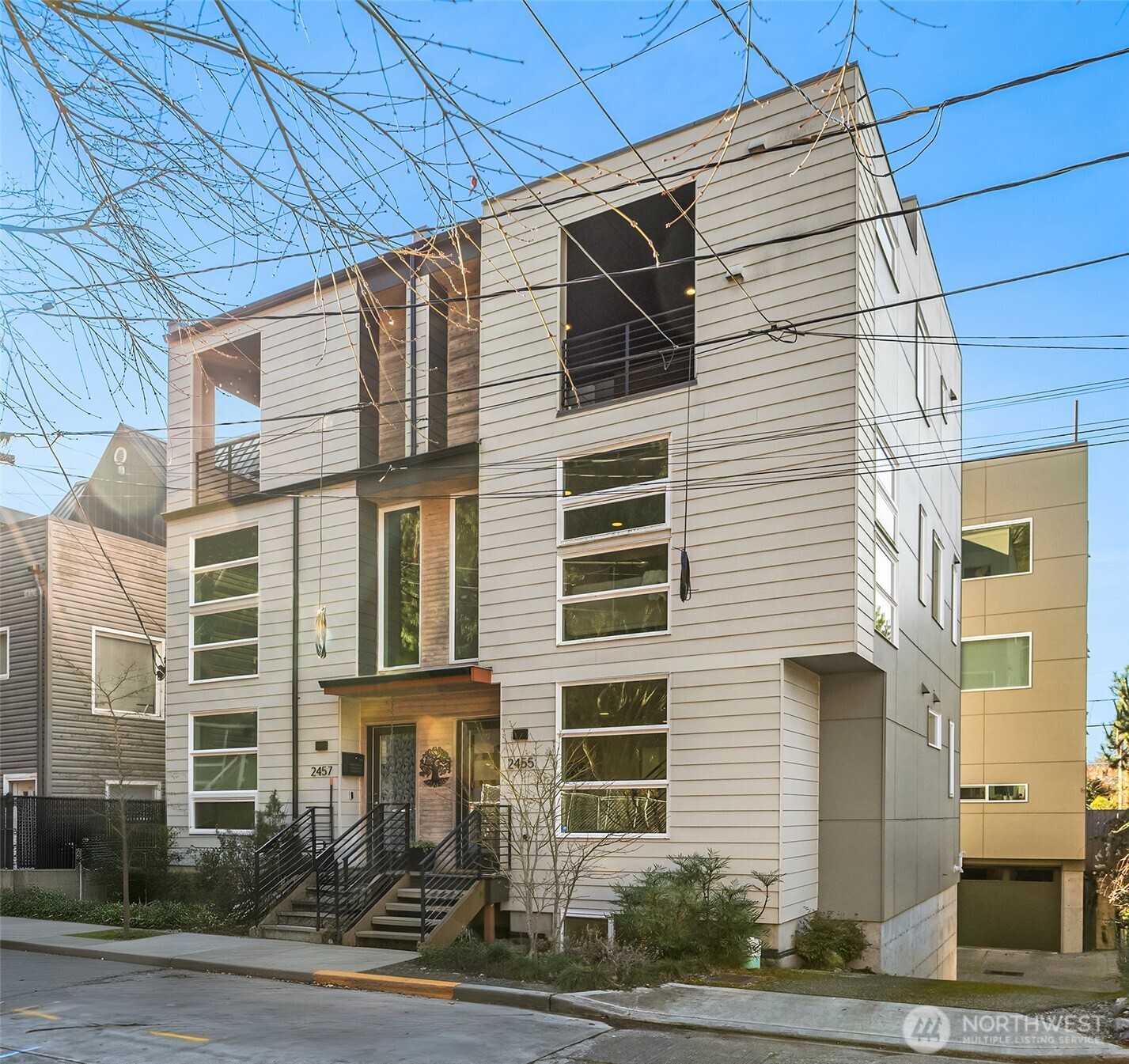 2455 Wickstrom Place Southwest Seattle, WA 98116 - Photo 36 of 36 a front view of a building