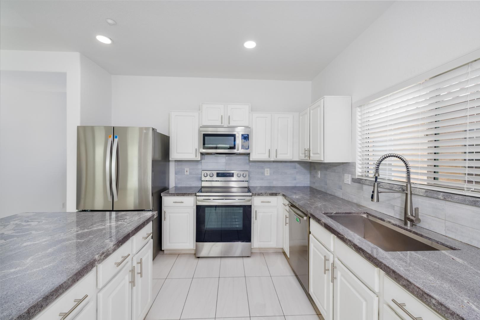 7500 East Deer Valley Road, Unit 169 Scottsdale, AZ 85255 - Photo 12 of 41 Photo #15