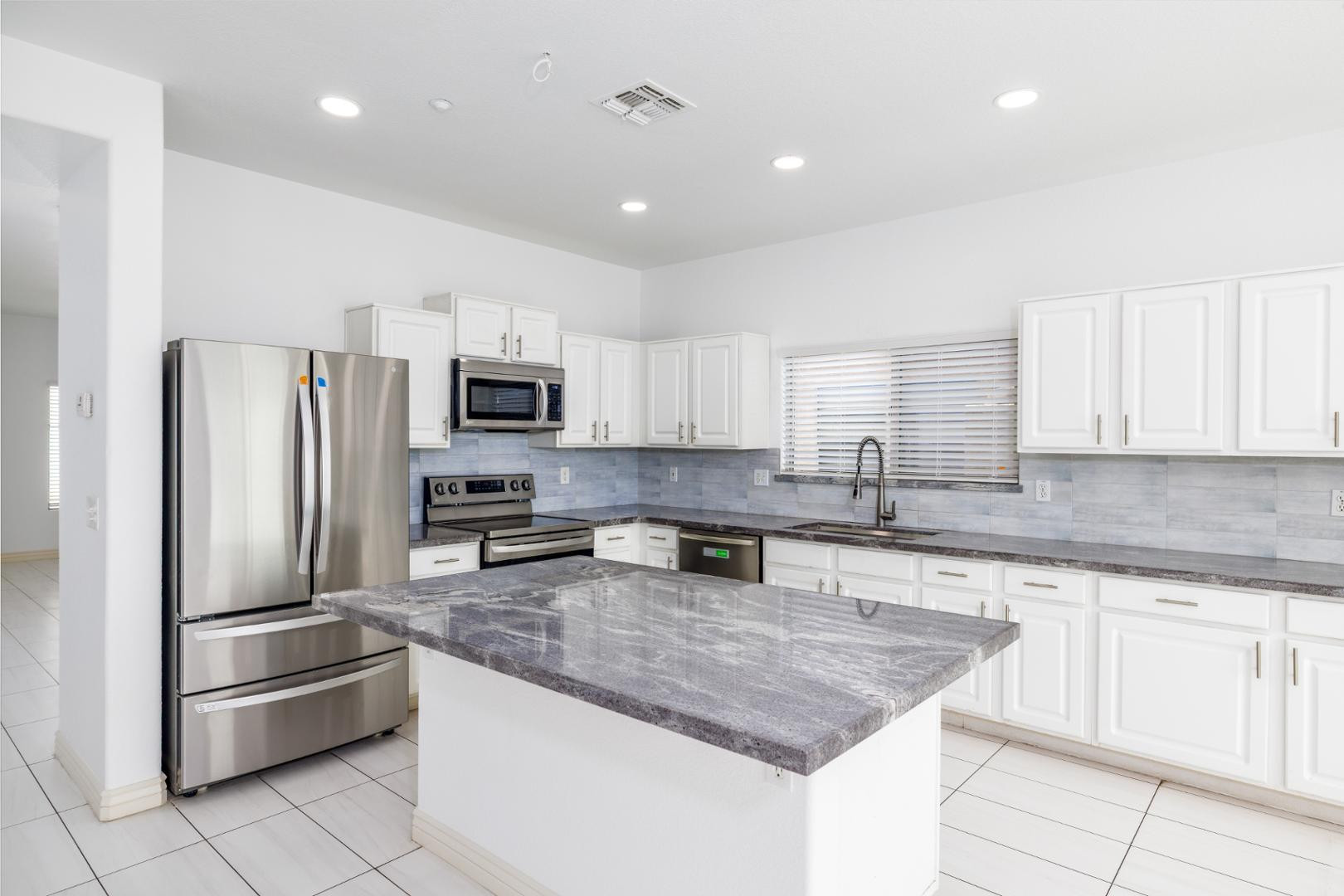 7500 East Deer Valley Road, Unit 169 Scottsdale, AZ 85255 - Photo 16 of 41 Photo #21