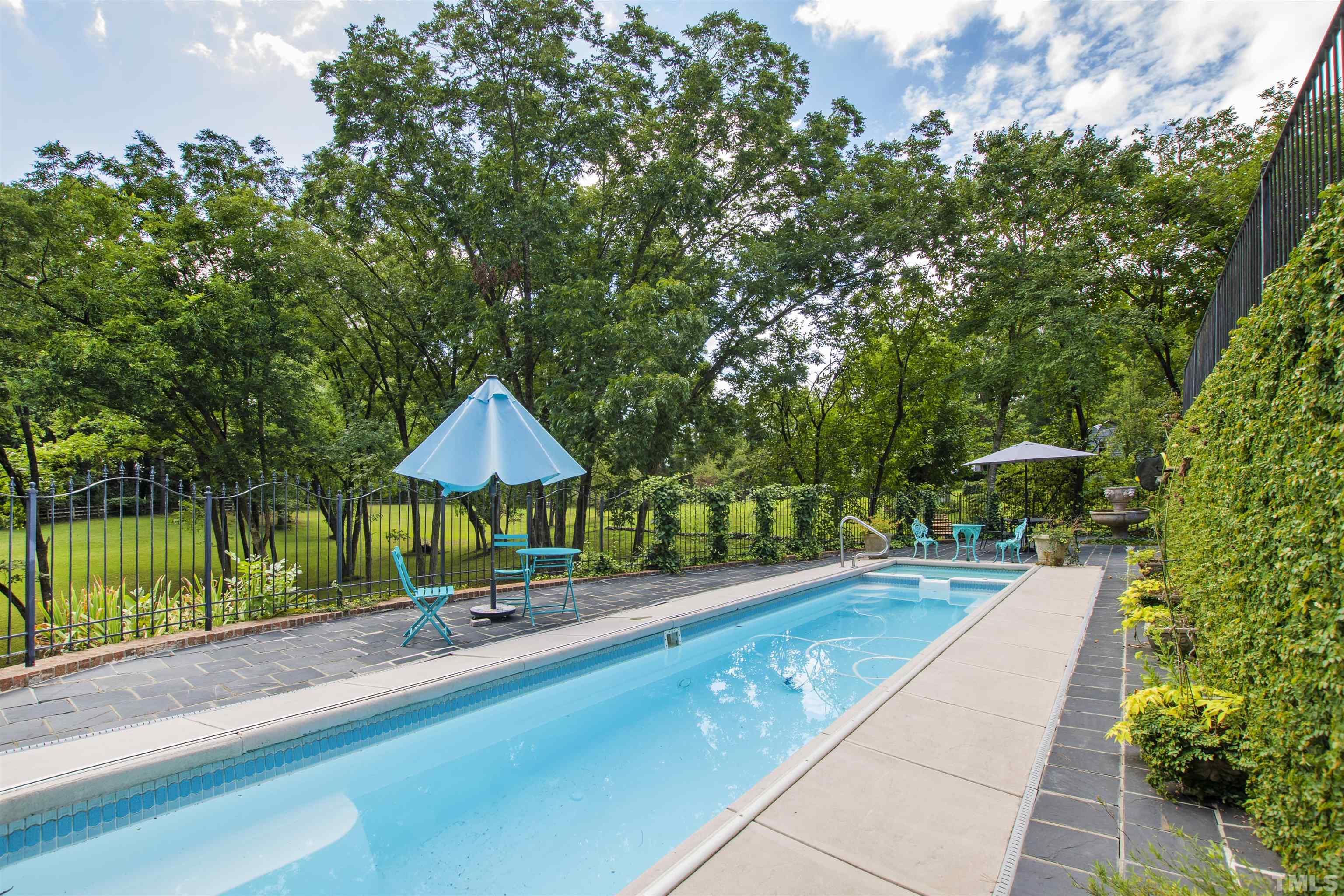 2429 Kirks Ridge Drive Raleigh, NC 27606 - Photo 9 of 65