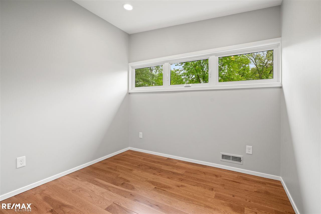 28262 Quail Hollow Road Farmington, MI 48331 - Photo 25 of 37 50012234-24.JPG