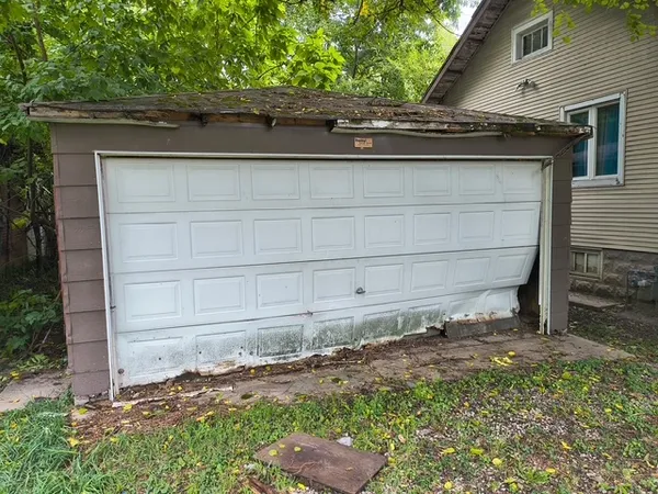 $35,000 | 15727 Turlington Avenue, Harvey, IL 60426