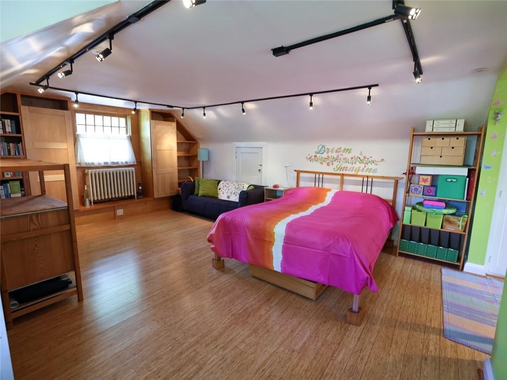 967 Wellesley Road Pittsburgh, PA 15206 - Photo 27 of 32 Different angle of that top floor. What a great space!
