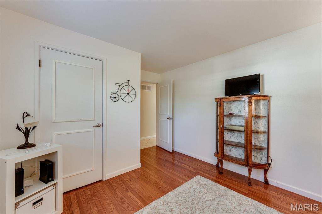 9506 Trinadad Lane St. Louis, MO 63126 - Photo 19 of 44