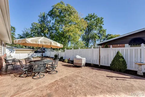 $405,000 | 9506 Trinadad Lane, St. Louis, MO 63126