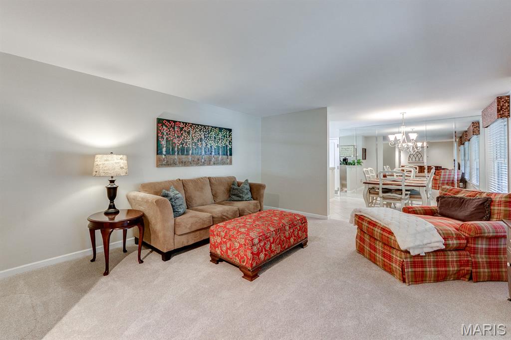 9506 Trinadad Lane St. Louis, MO 63126 - Photo 5 of 44