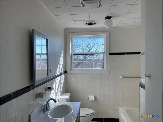 $2,650 | 111 West Fowler Avenue, Killeen, TX 76541